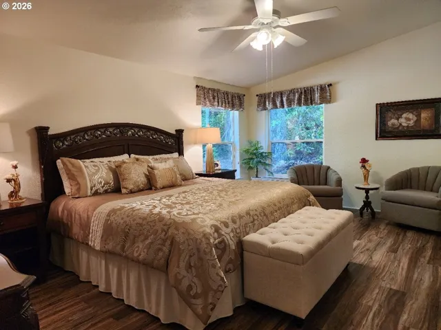 Bedroom, Owner's Suite-Main