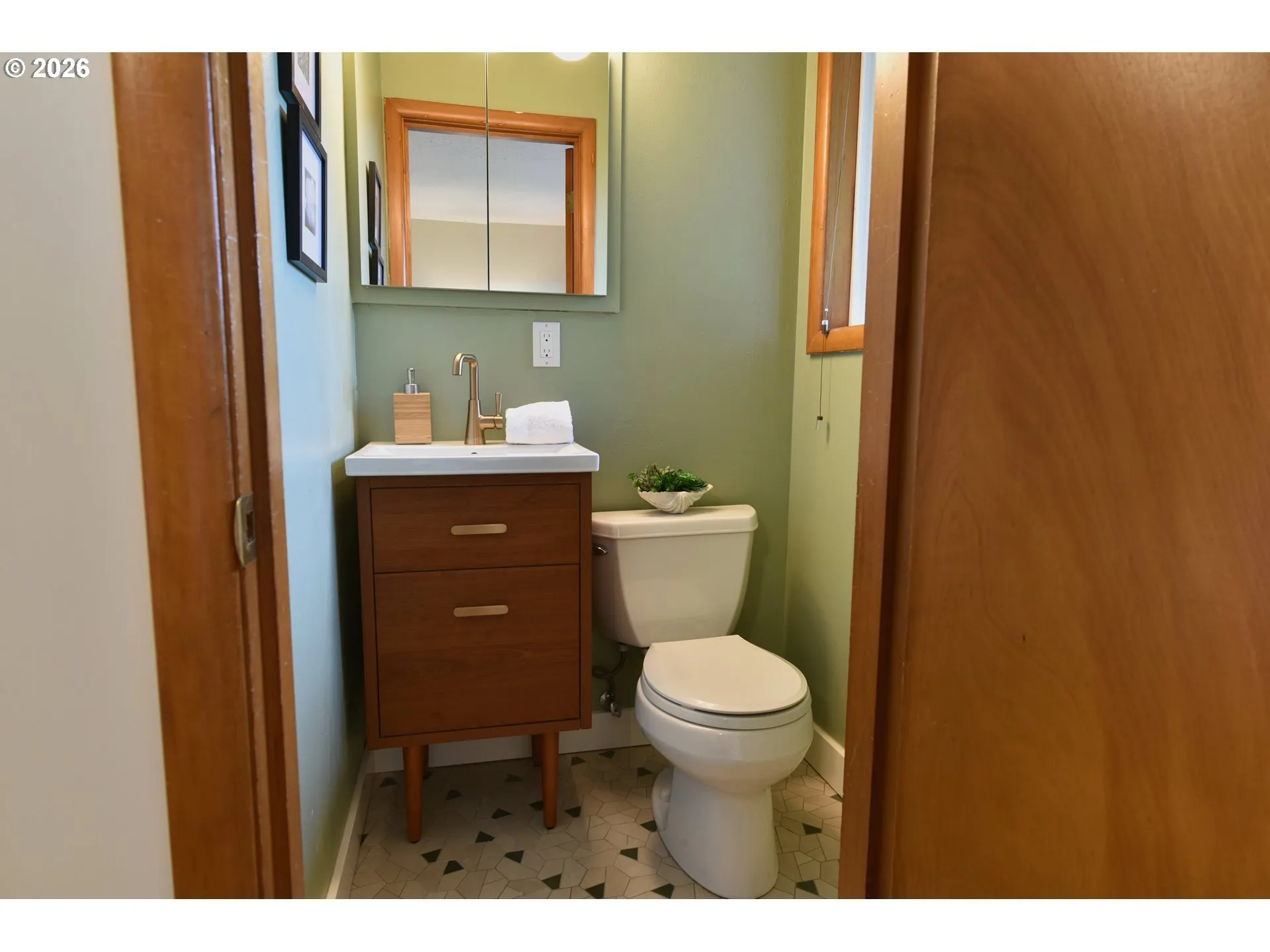 Primary Bedroom-Attached Bathroom