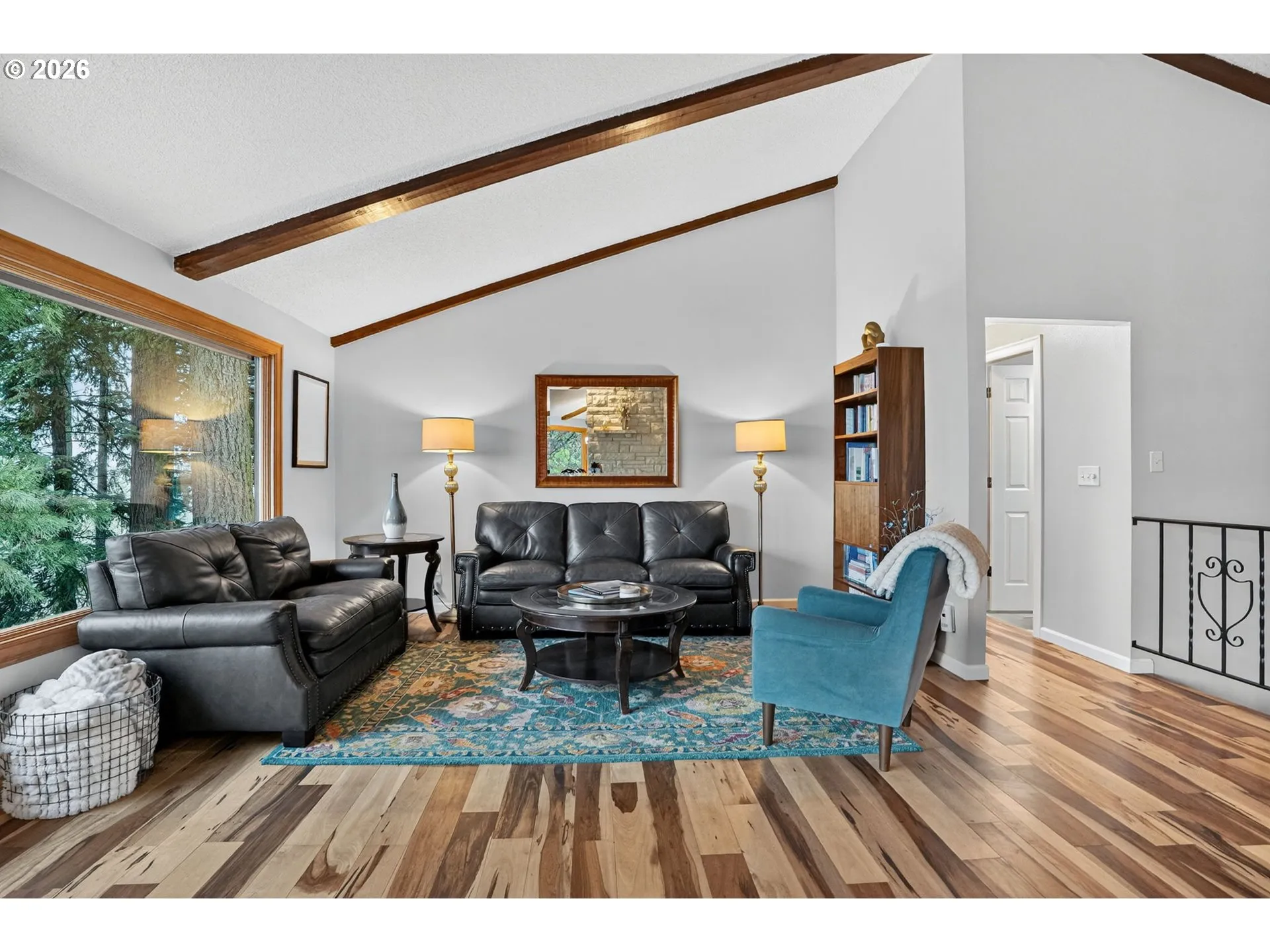 Living Room-Vaulted Ceilings