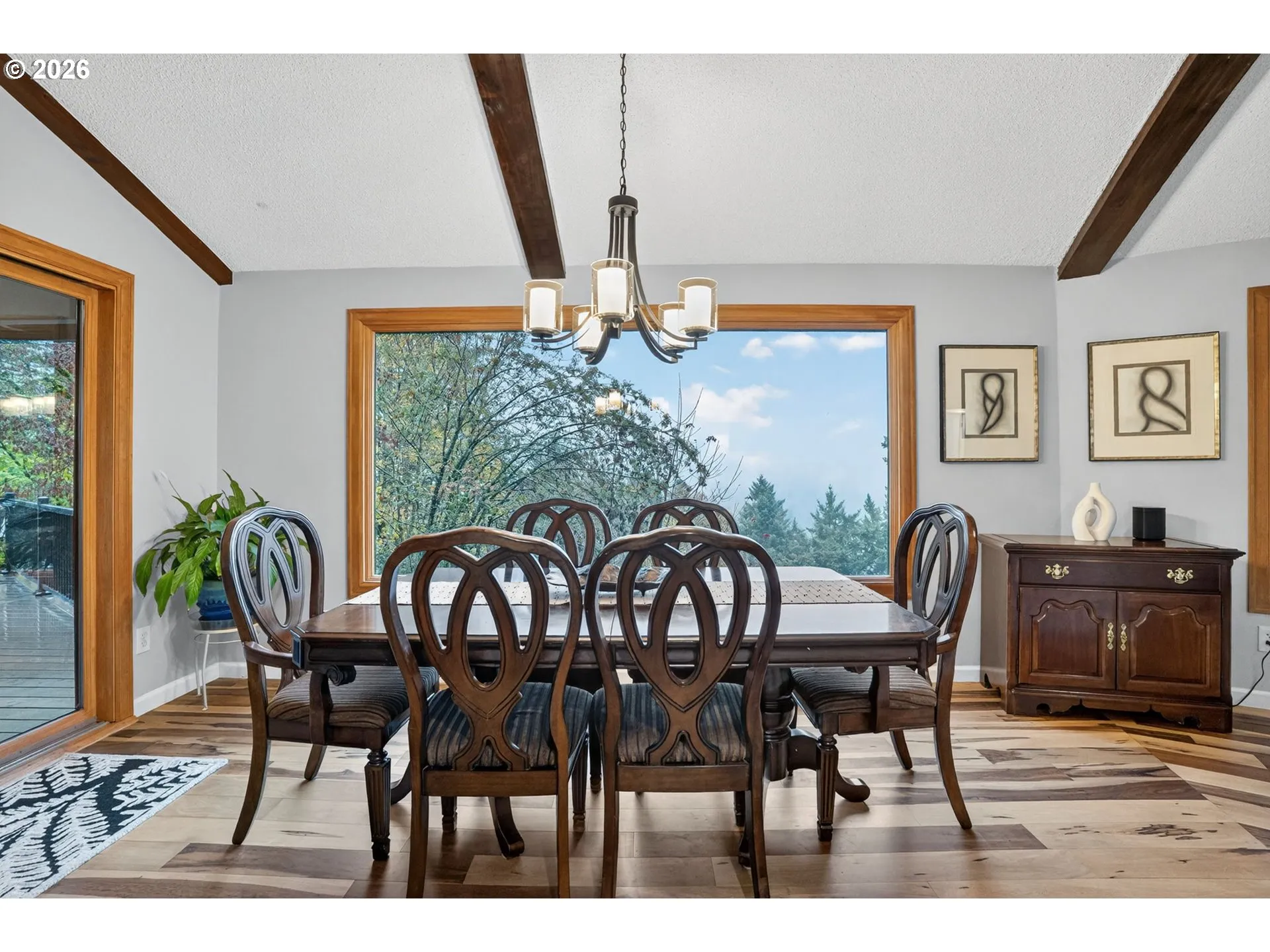 Dining Room-Vaulted Ceilings
