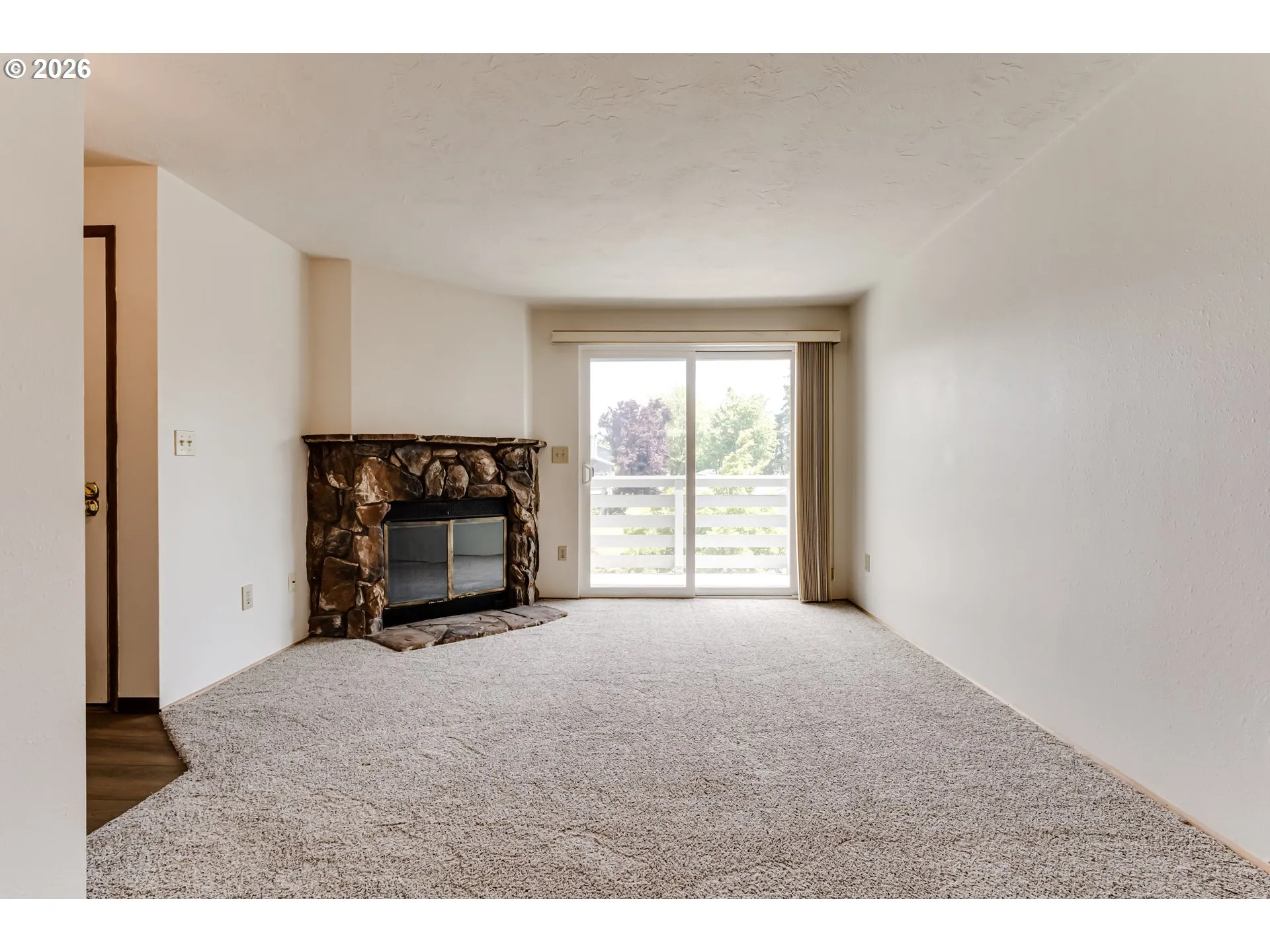 Living Room-Fireplace