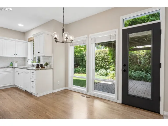 Kitchen-Eating Area