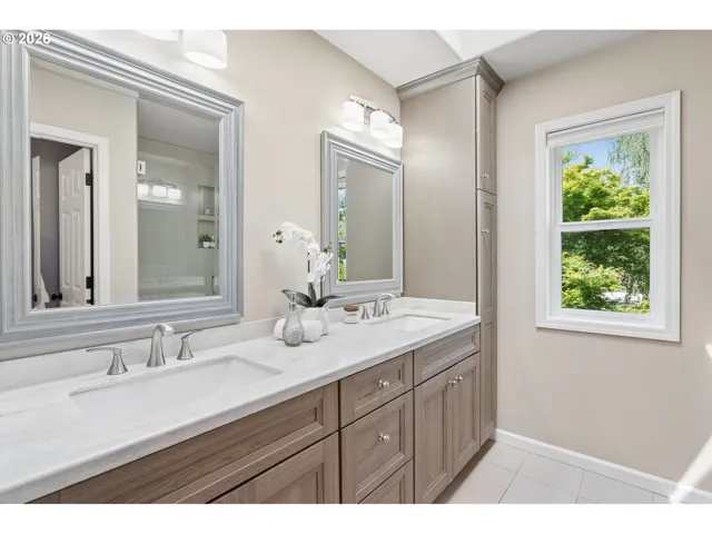 Primary Bedroom-Attached Bathroom