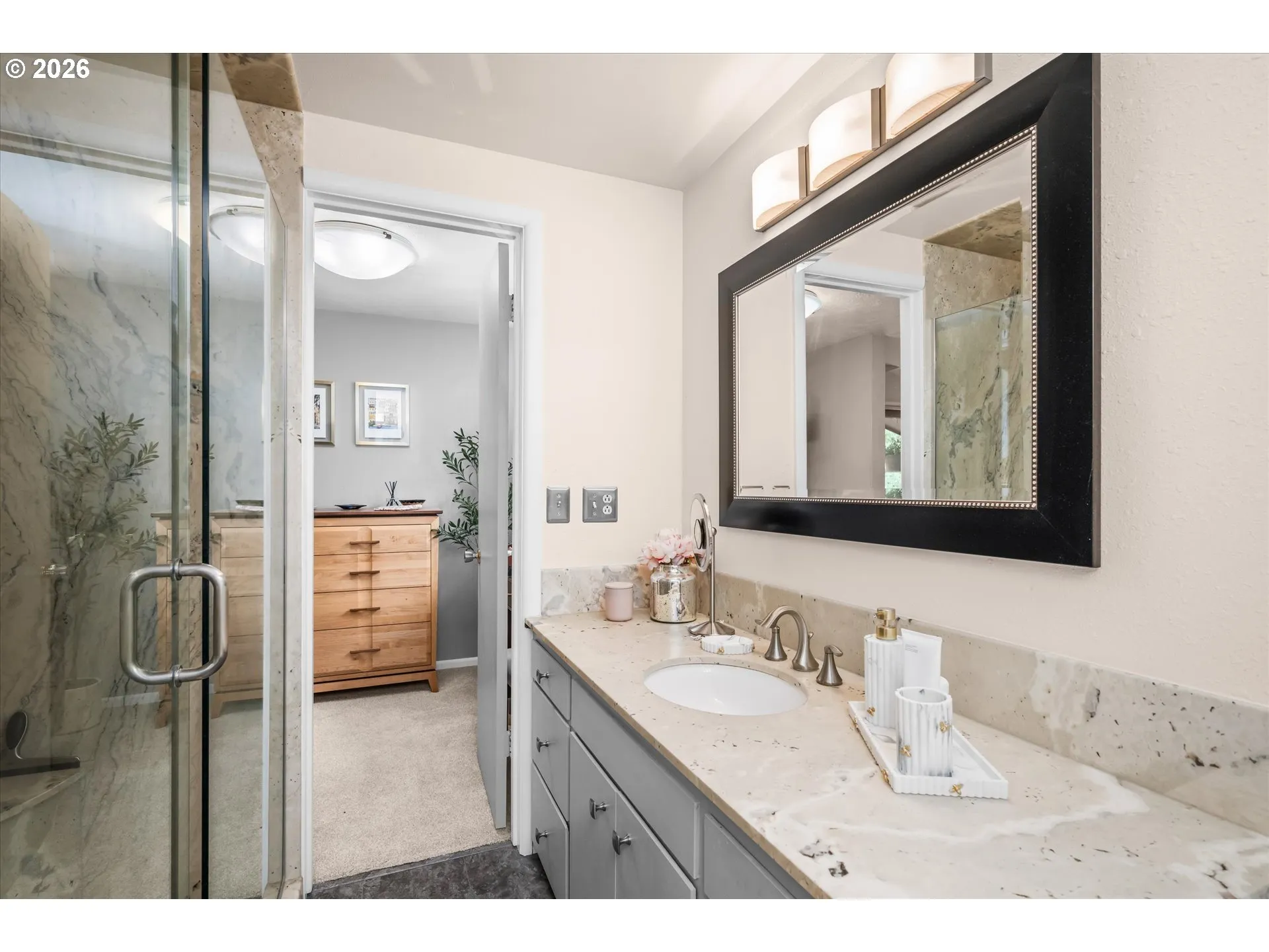 Bathroom-Walk in Shower