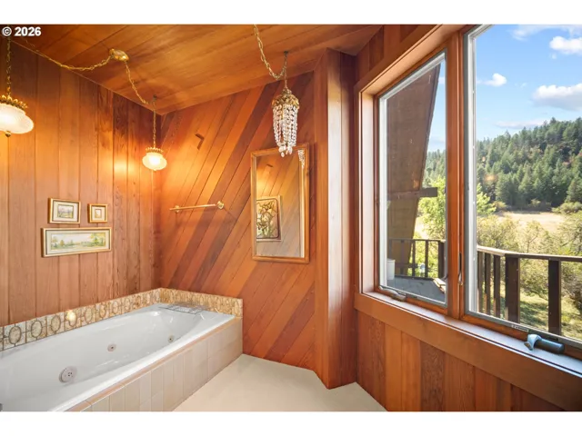 Primary Bedroom-Attached Bathroom