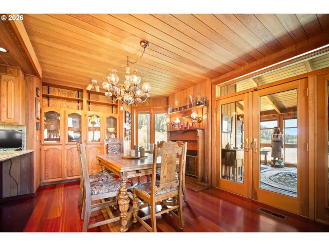 Dining Room-Formal