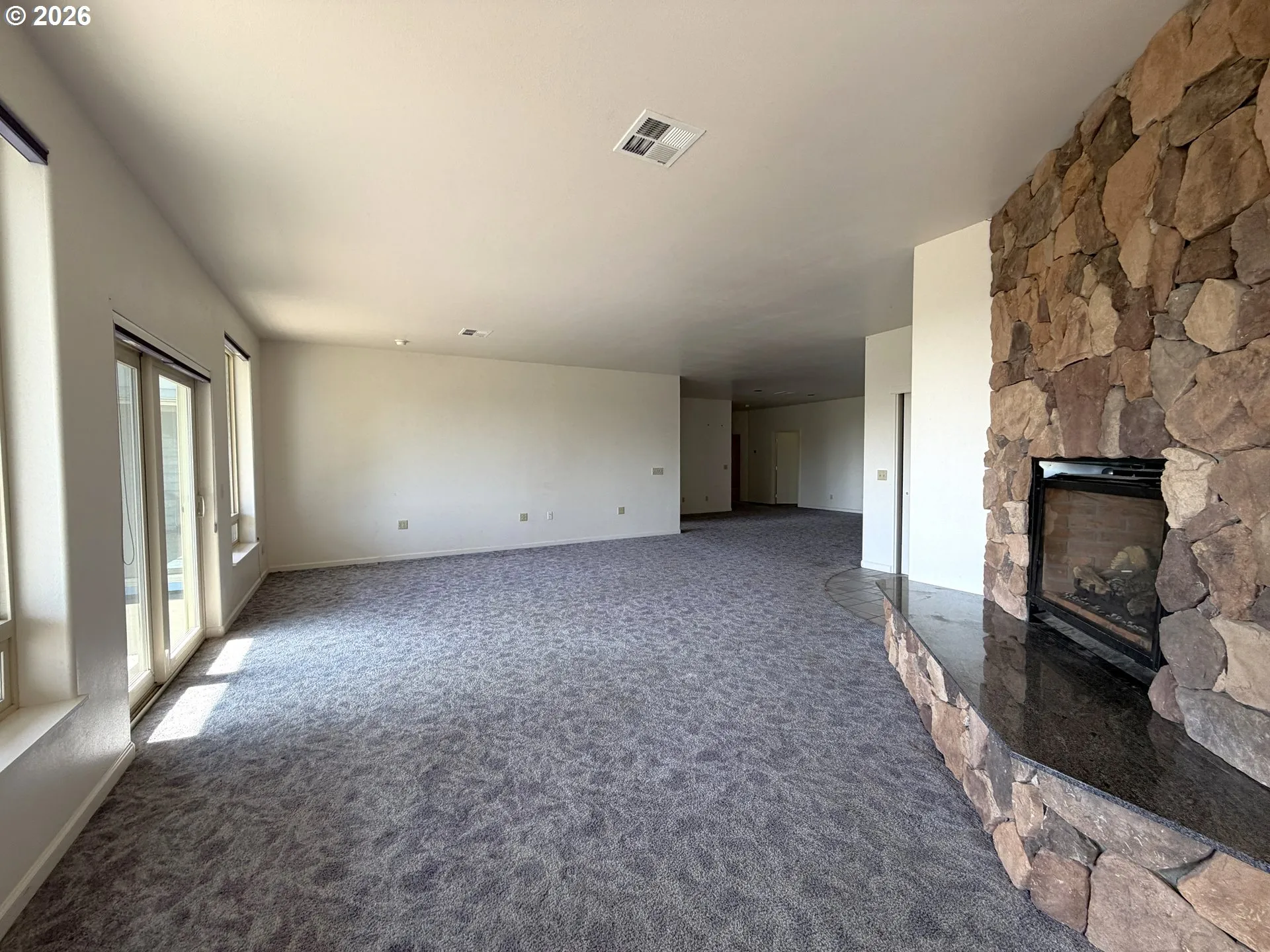 Living Room-Fireplace