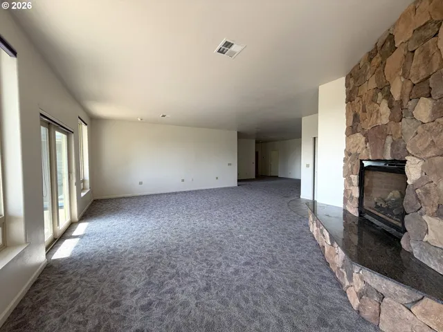 Living Room-Fireplace