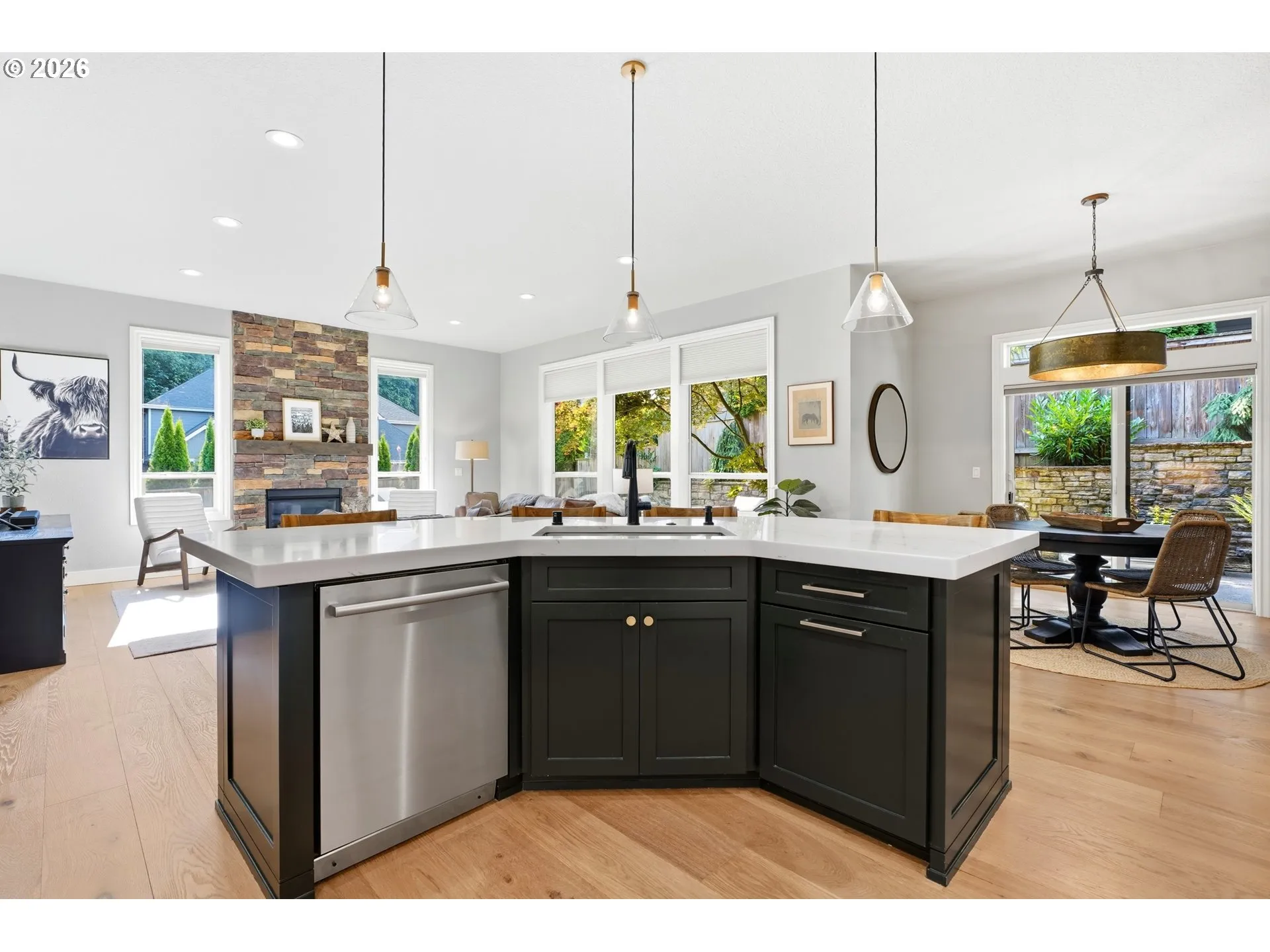 Kitchen/Nook-Island