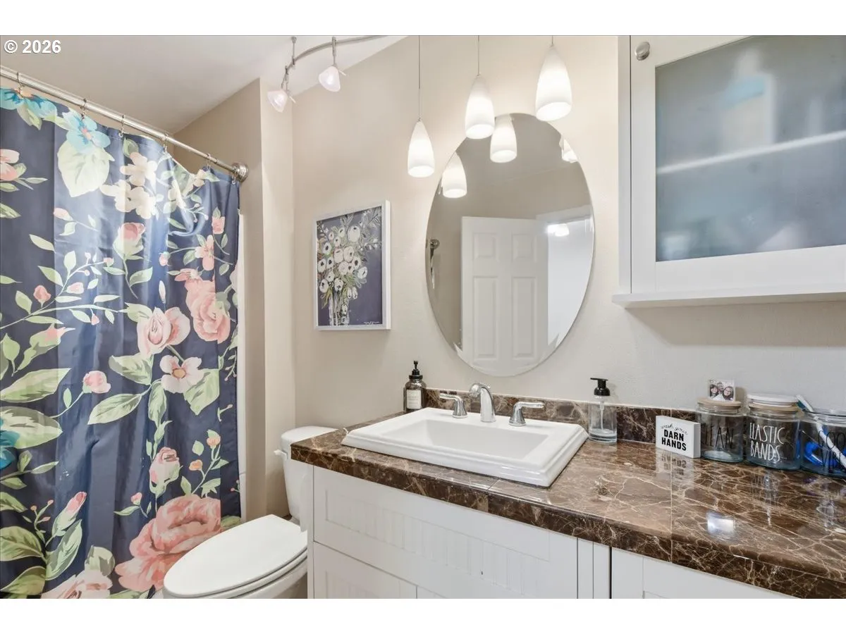 Bathroom-Upper