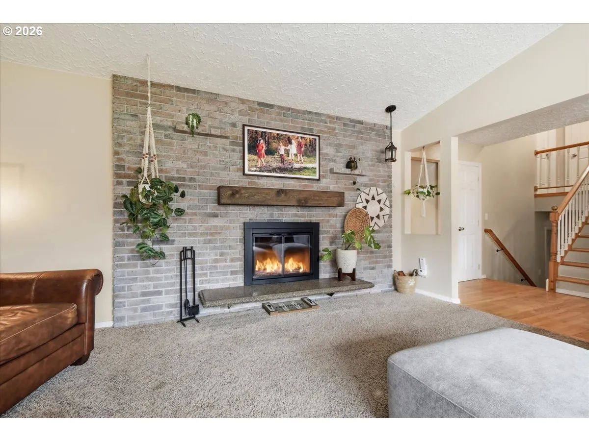Living Room-Fireplace