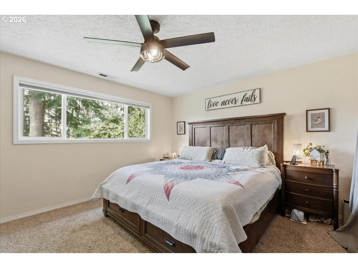Primary Bedroom-Upper