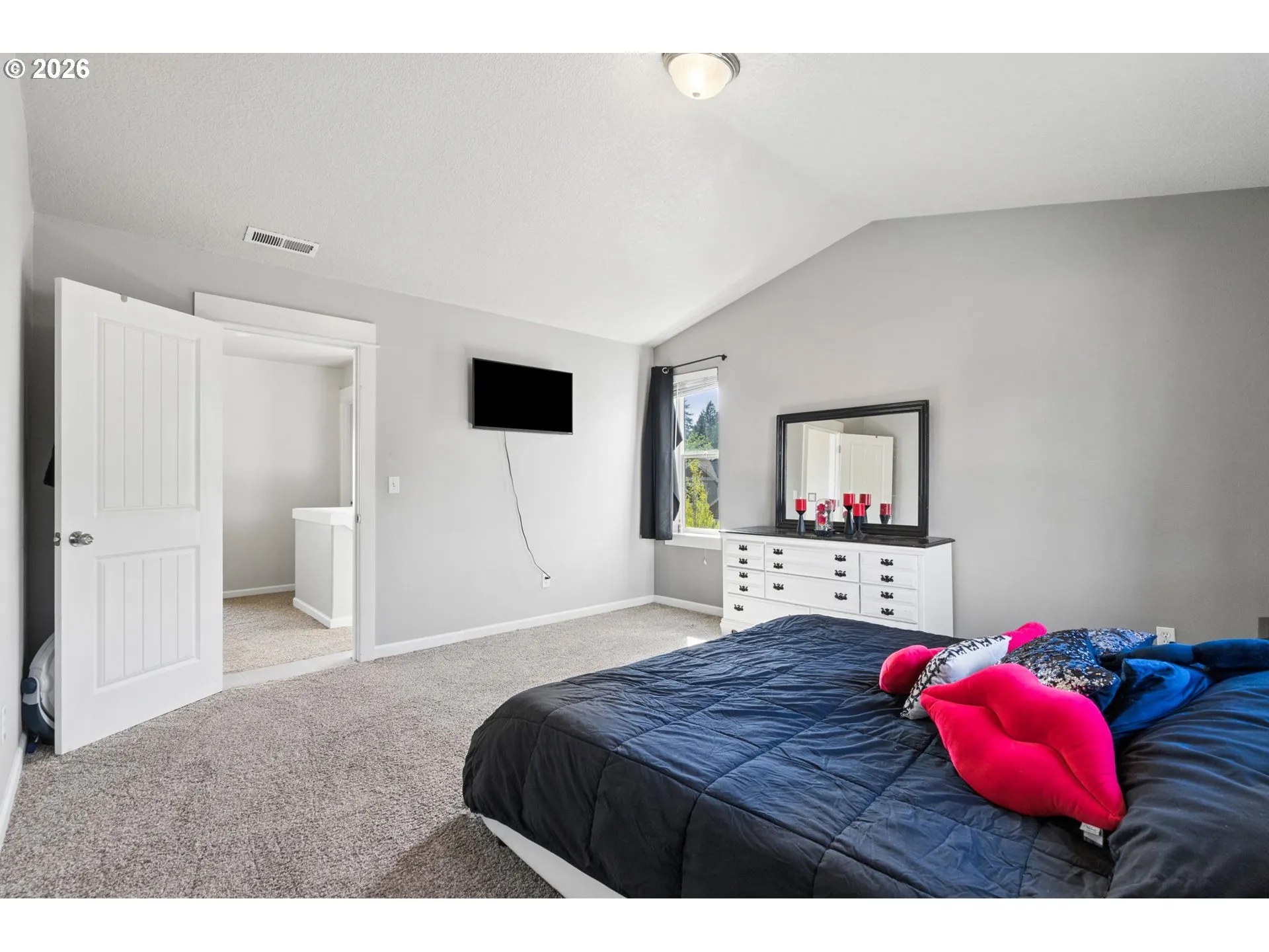 Bedroom, Primary