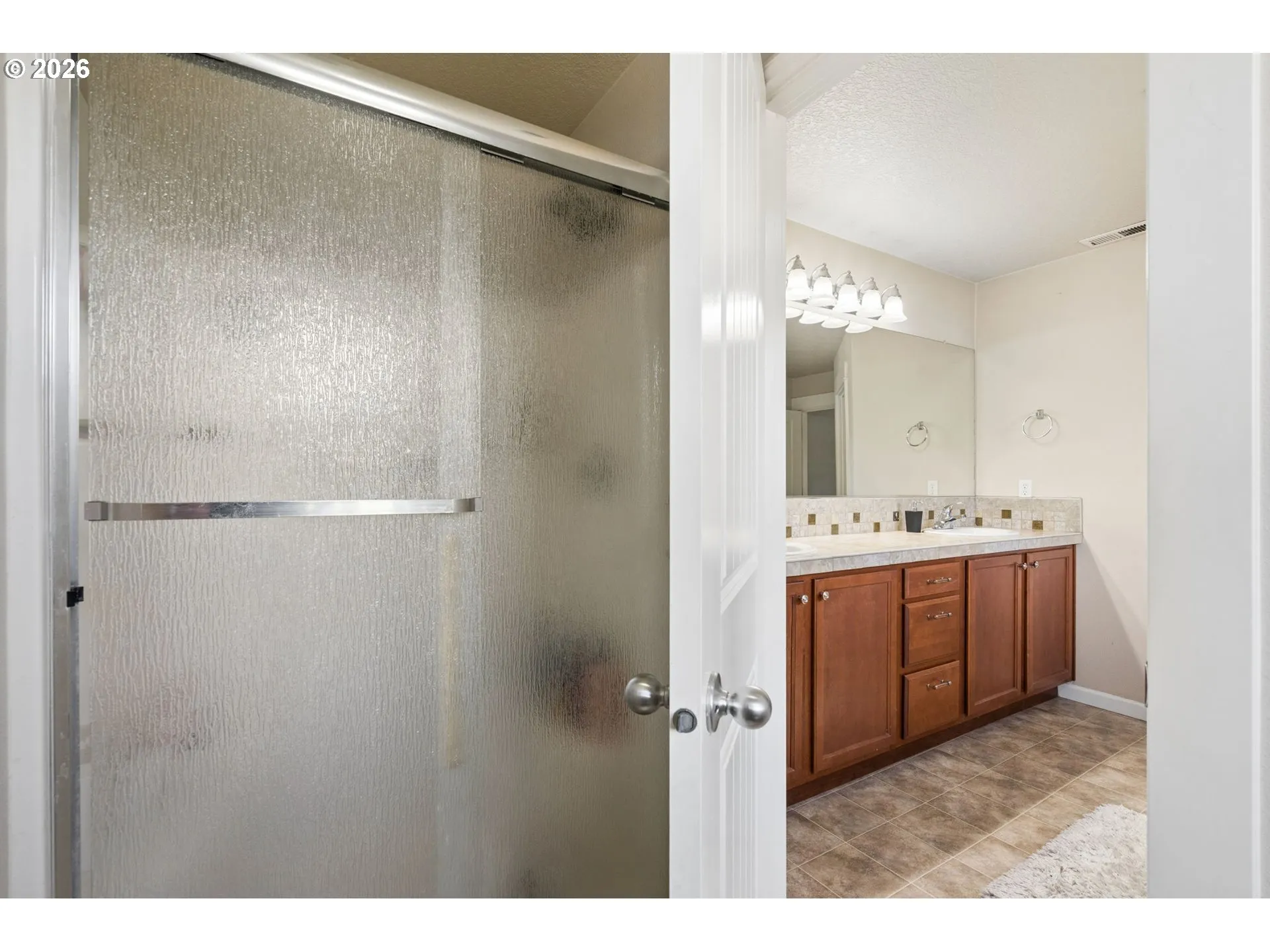 En Suite Bathroom-Upper