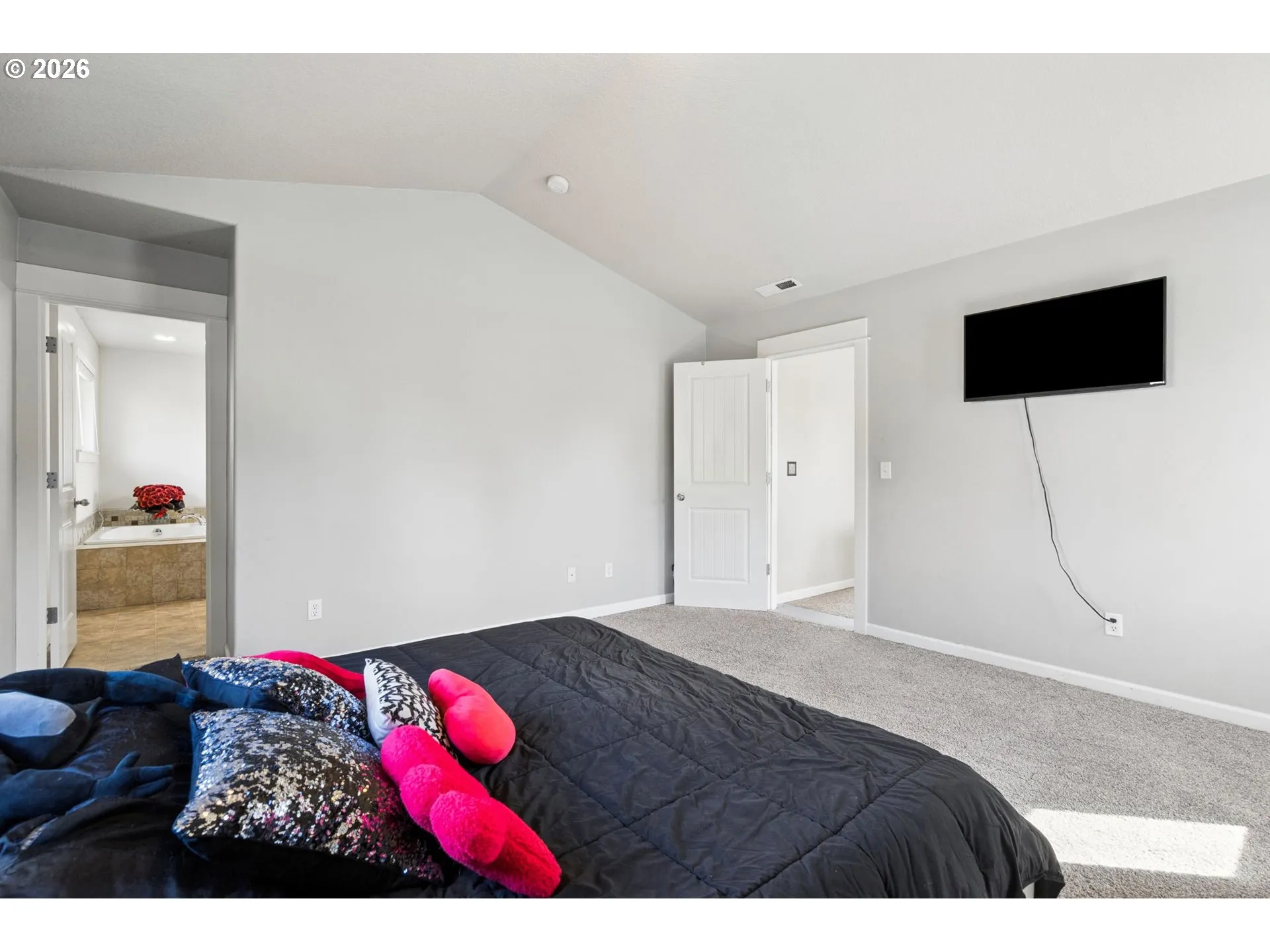 Bedroom, Primary