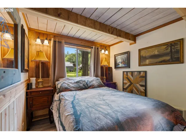 Bedroom, Primary