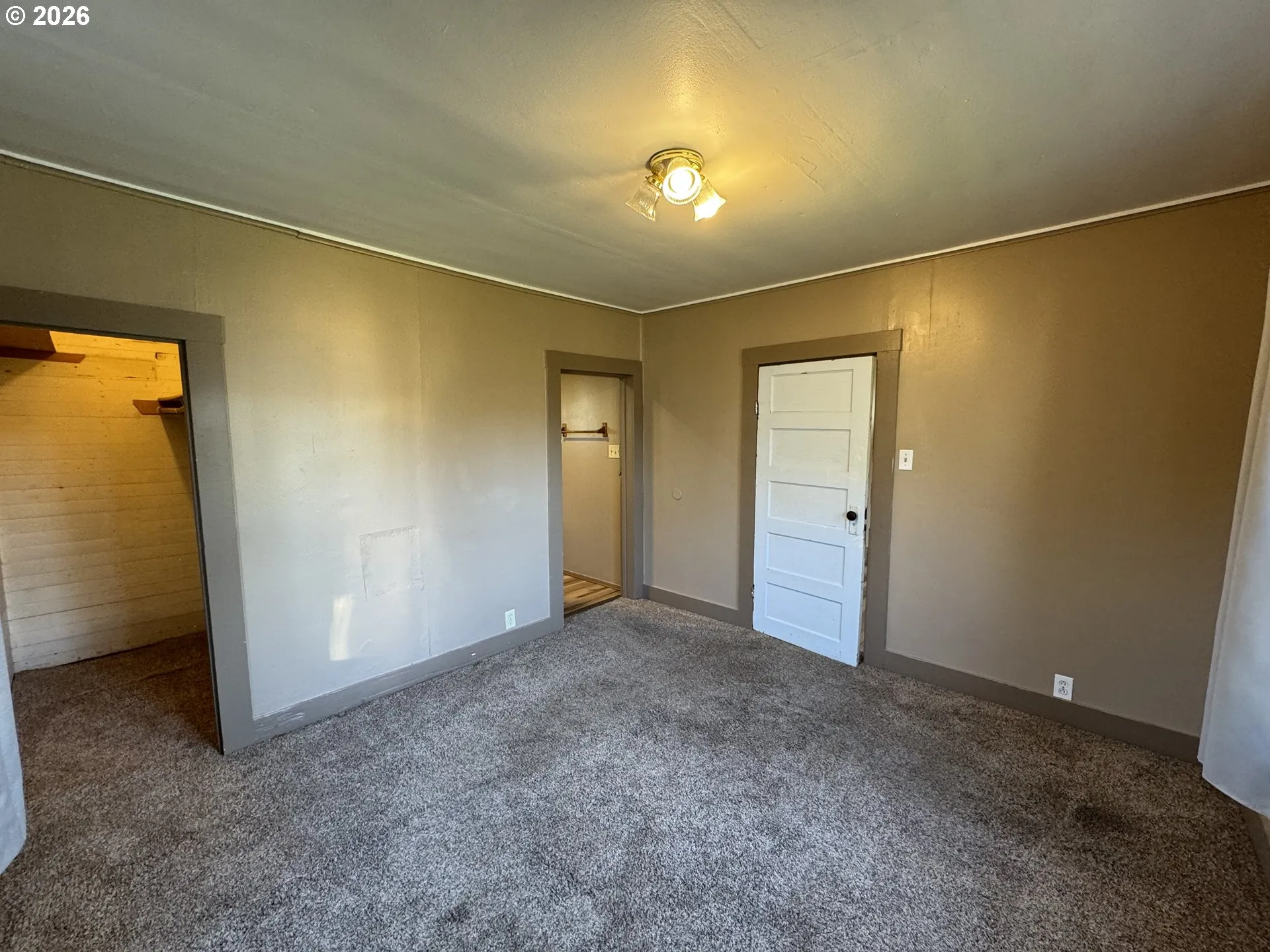 Bedroom, Primary