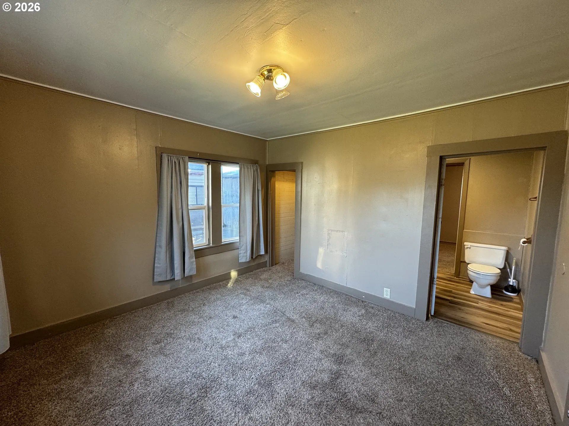 Bedroom, Primary