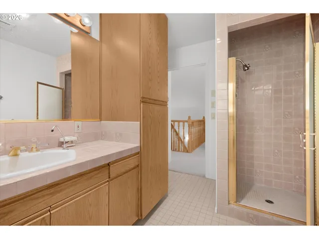 Bathroom-Upper