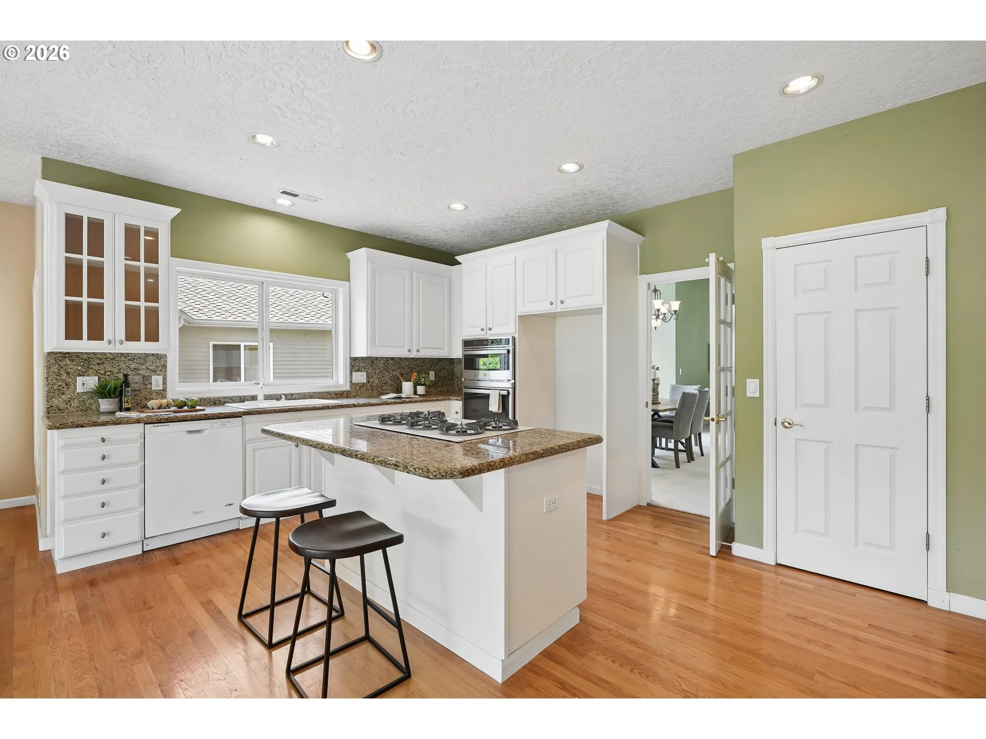 Kitchen-Cooking Island