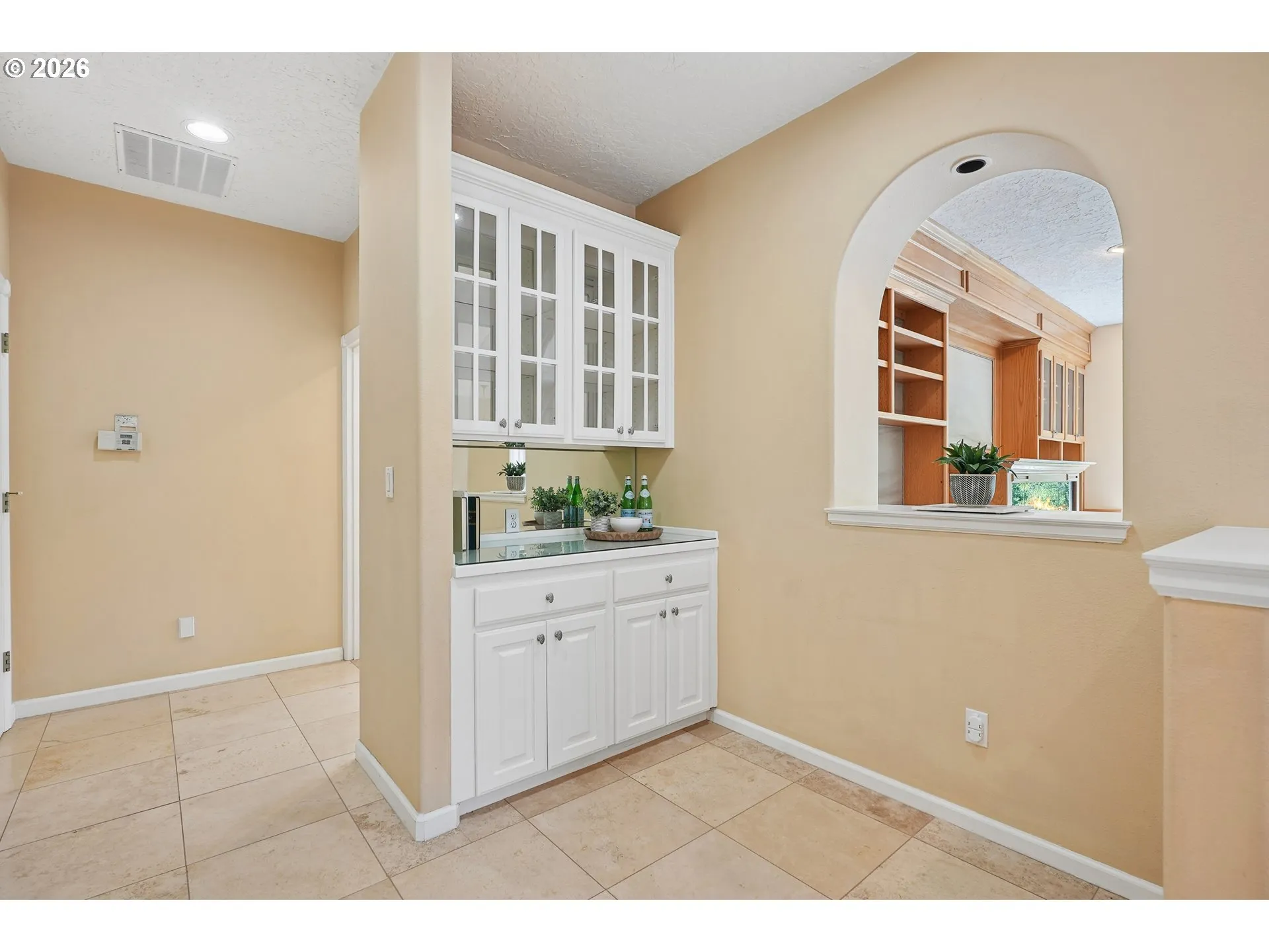 Built-In Cabinets-Upper