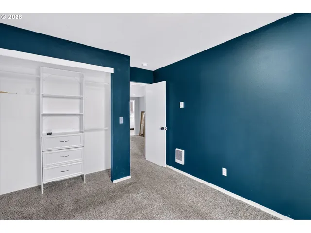Primary Bedroom-Attached Bathroom