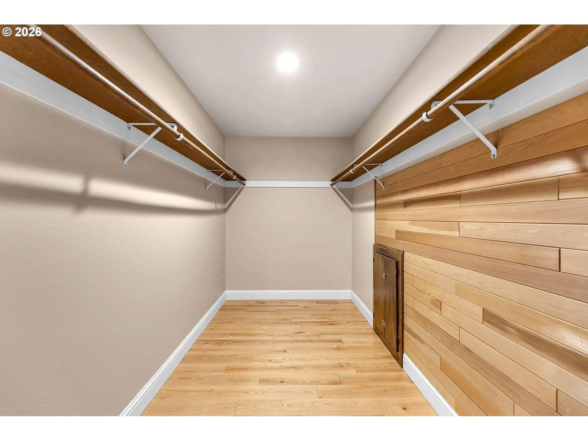 Bedroom, Owner's Suite-Walk-In Closet