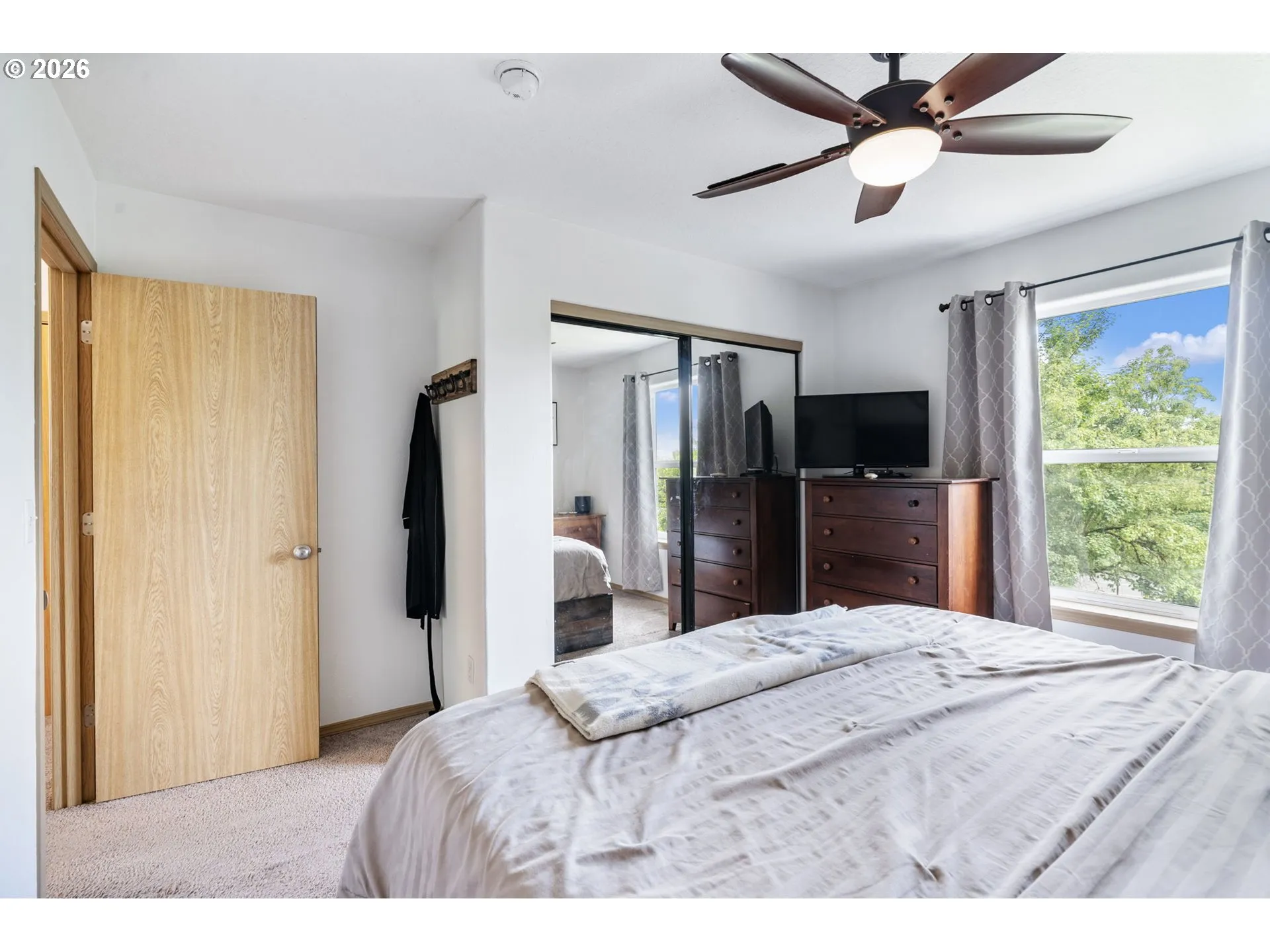 Bedroom, Primary-Upper