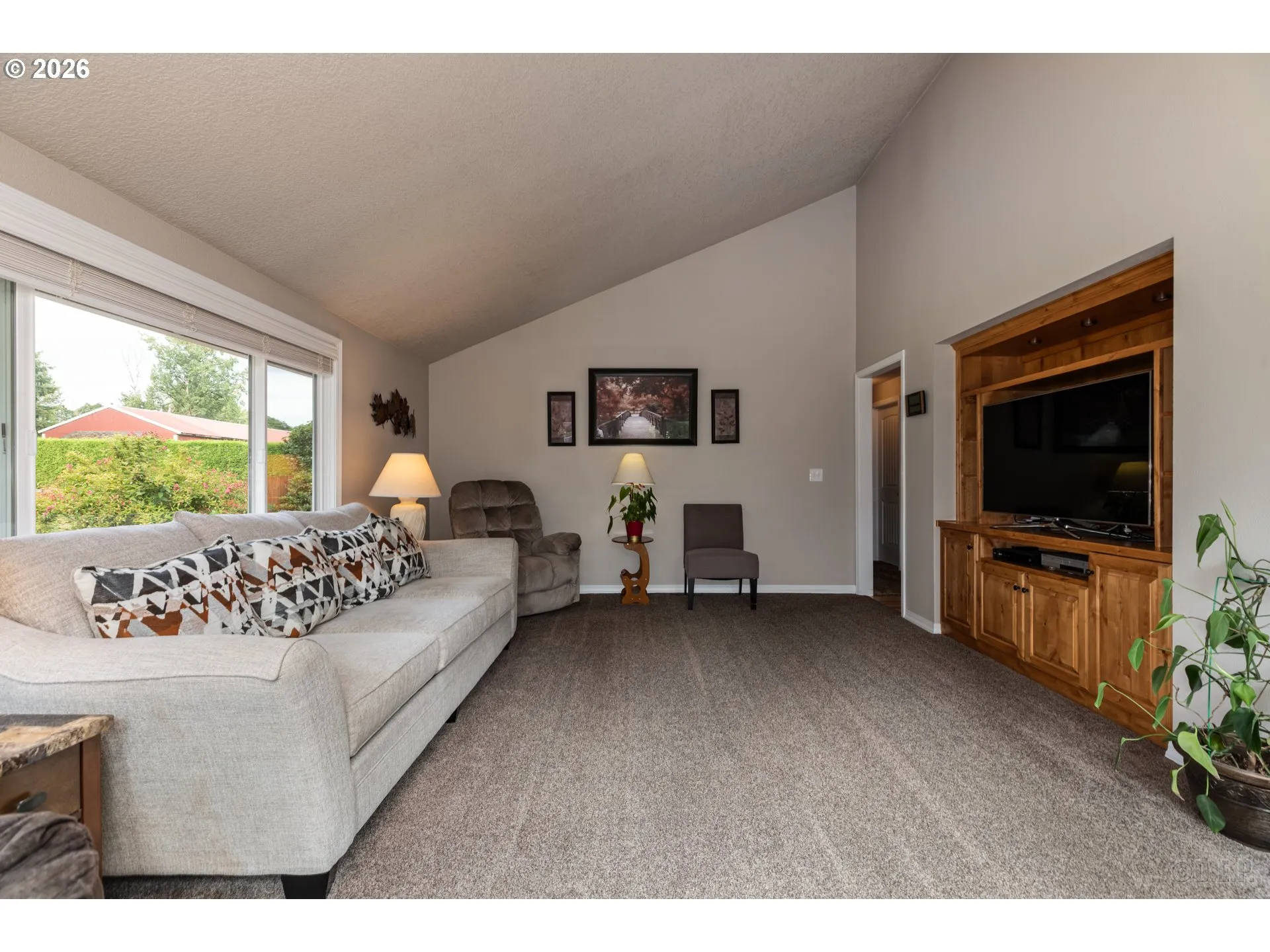 Living Room-Vaulted Ceilings
