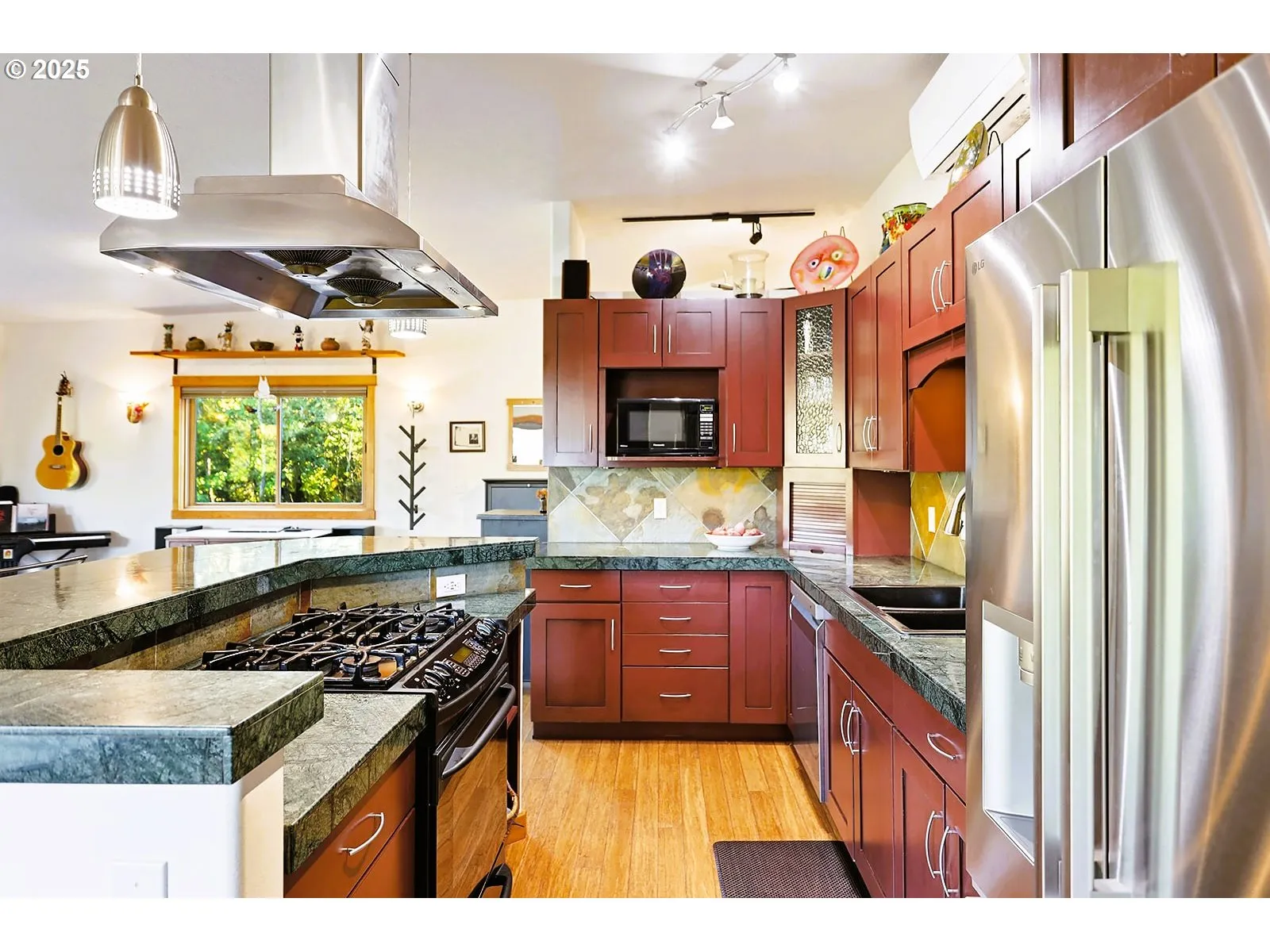Kitchen-Cooking Island