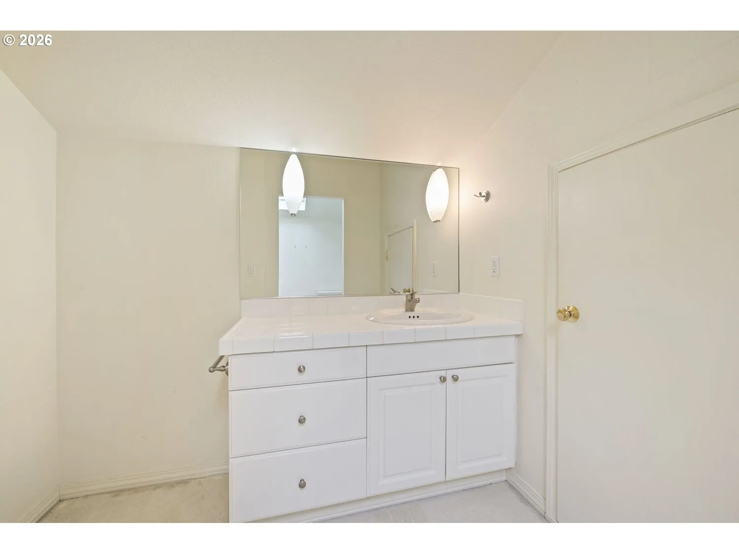 Bathroom-Upper