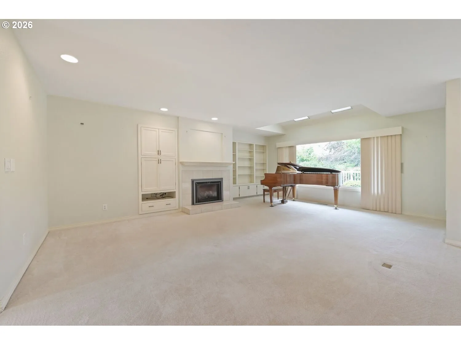 Living Room-Built-In Shelving
