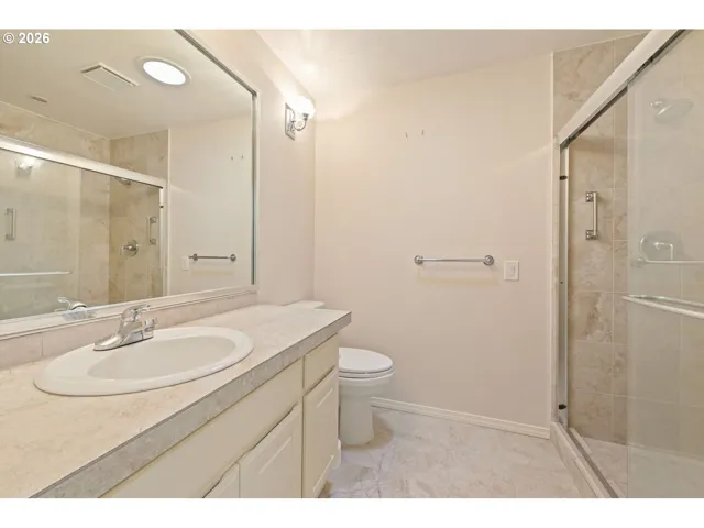Bathroom-Walk in Shower