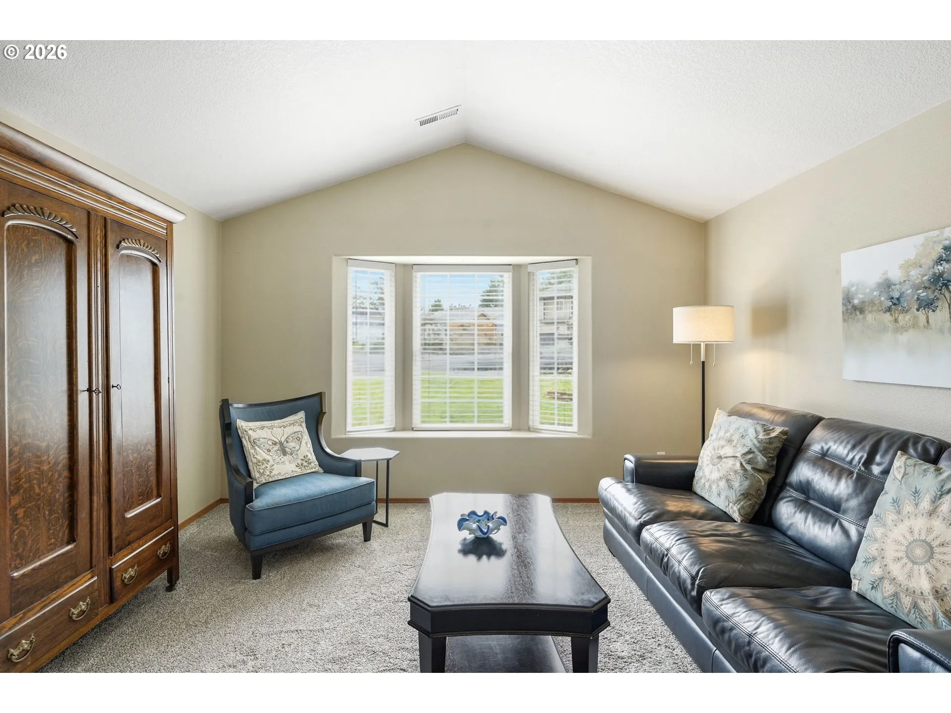 Living Room-Vaulted Ceilings