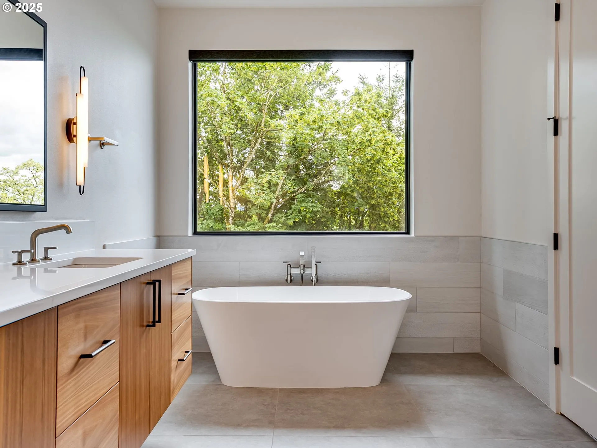 Bathroom, Attached-Upper