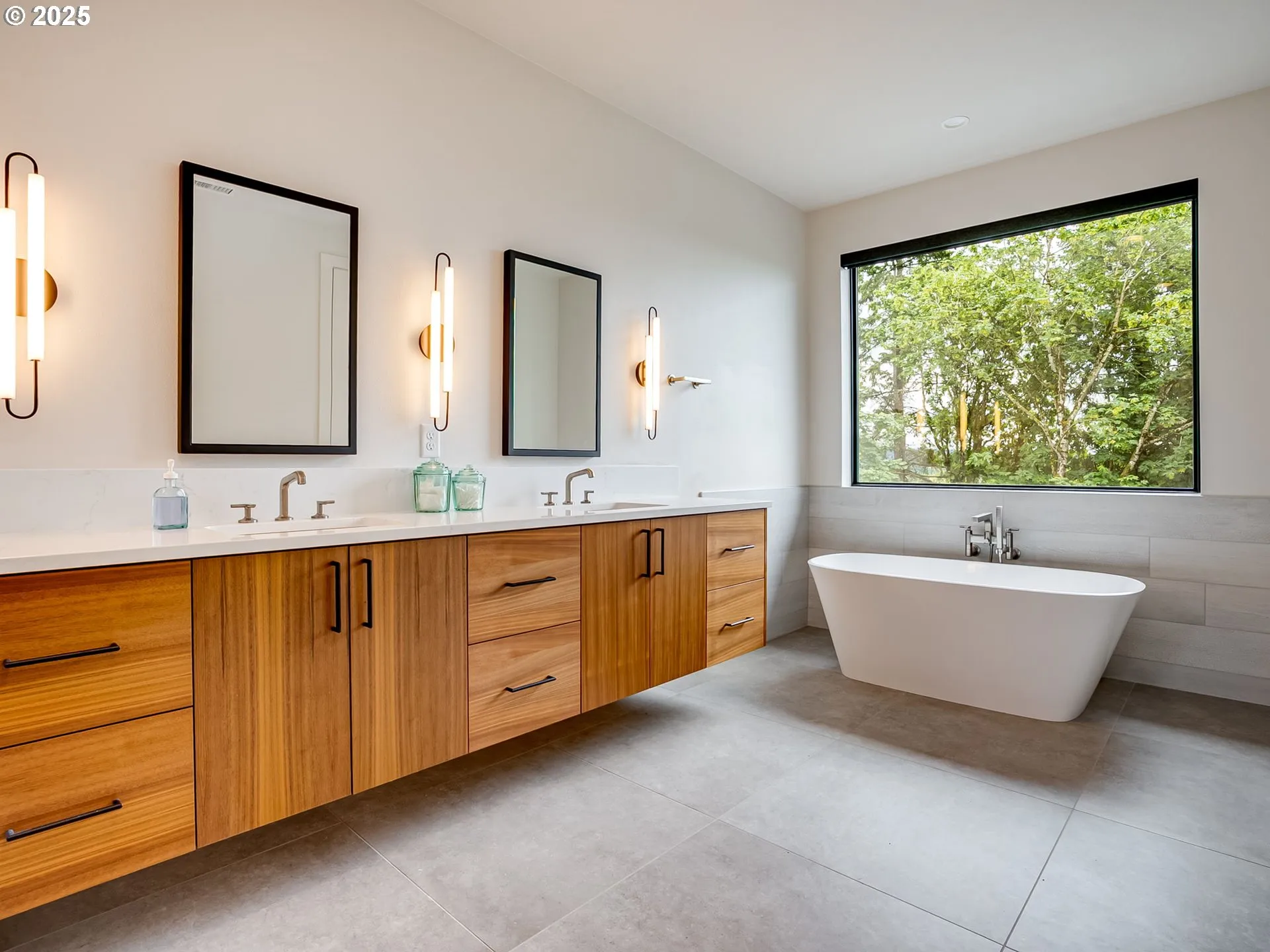Bathroom, Attached-Upper