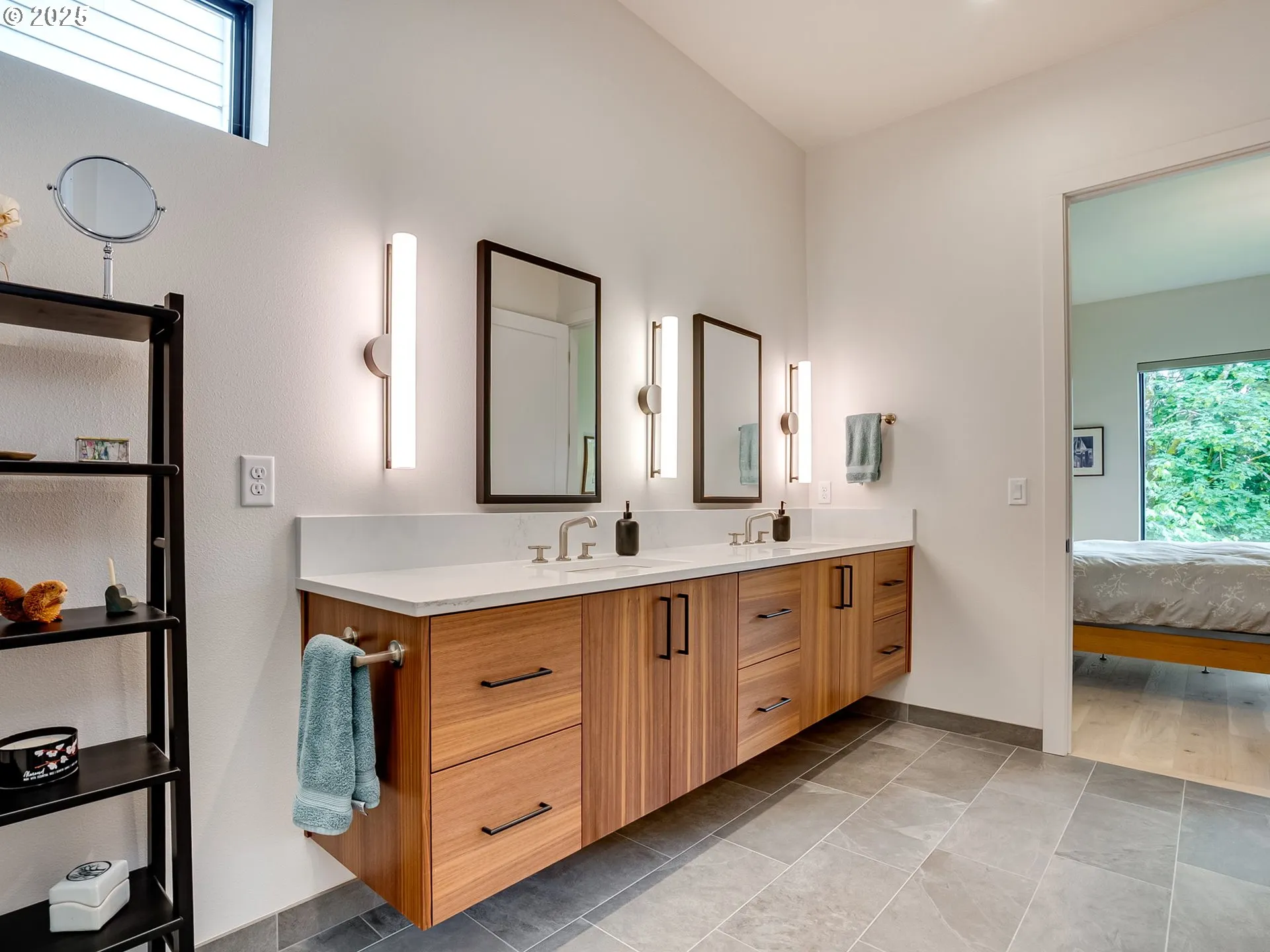 Primary Bedroom-Attached Bathroom