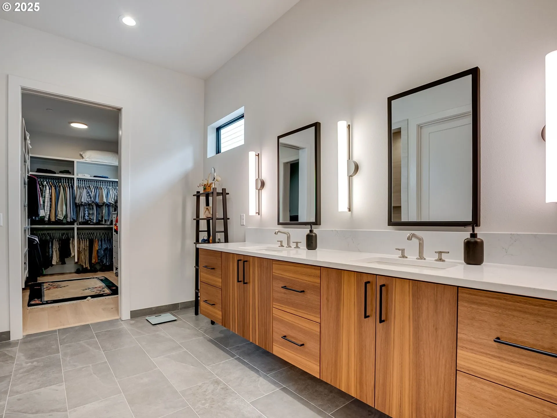 Primary Bedroom-Attached Bathroom