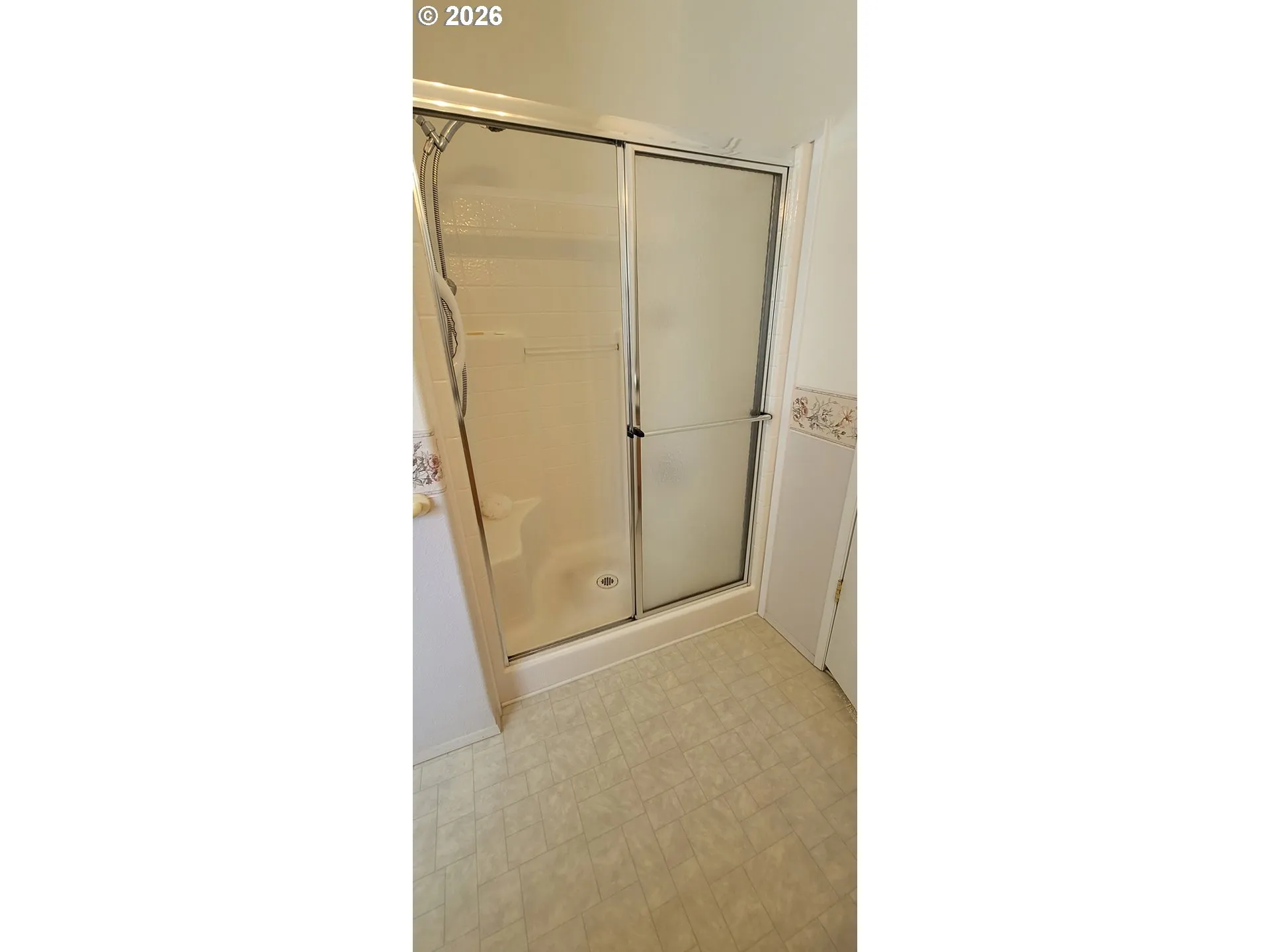Bathroom-Walk in Shower