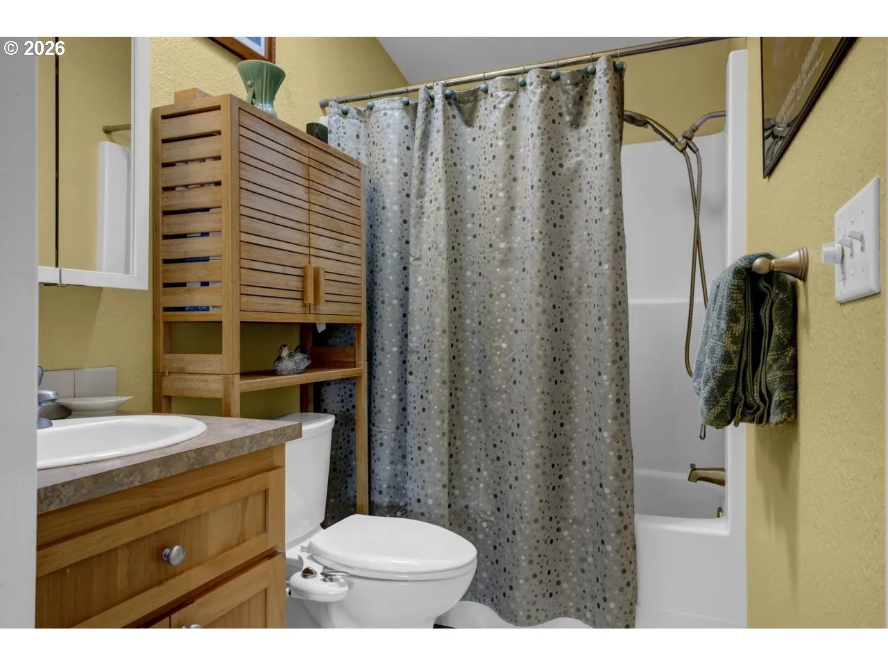 Bathroom, Attached-Lower