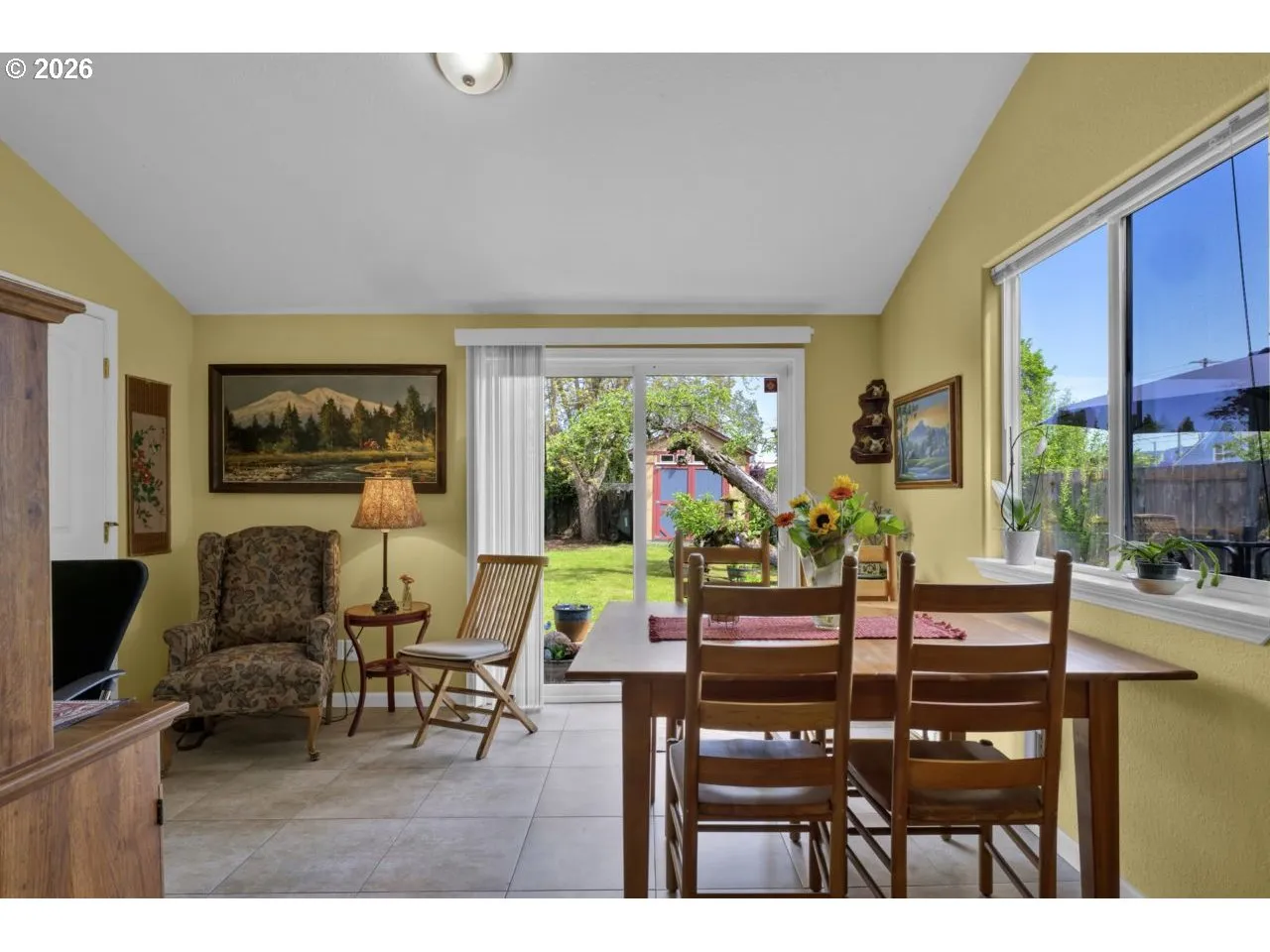 Kitchen-Eating Area