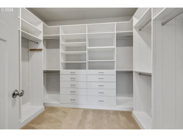 Bathroom, Attached-Walk-In Closet