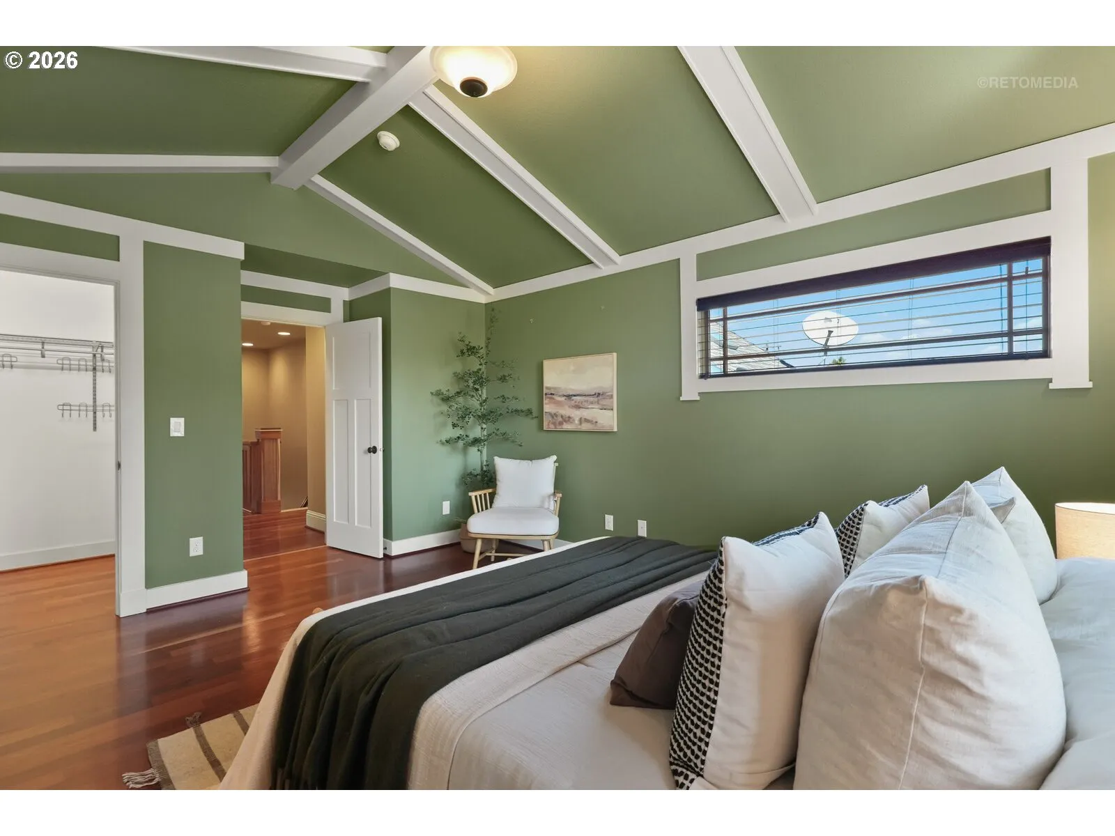 Bedroom, Primary