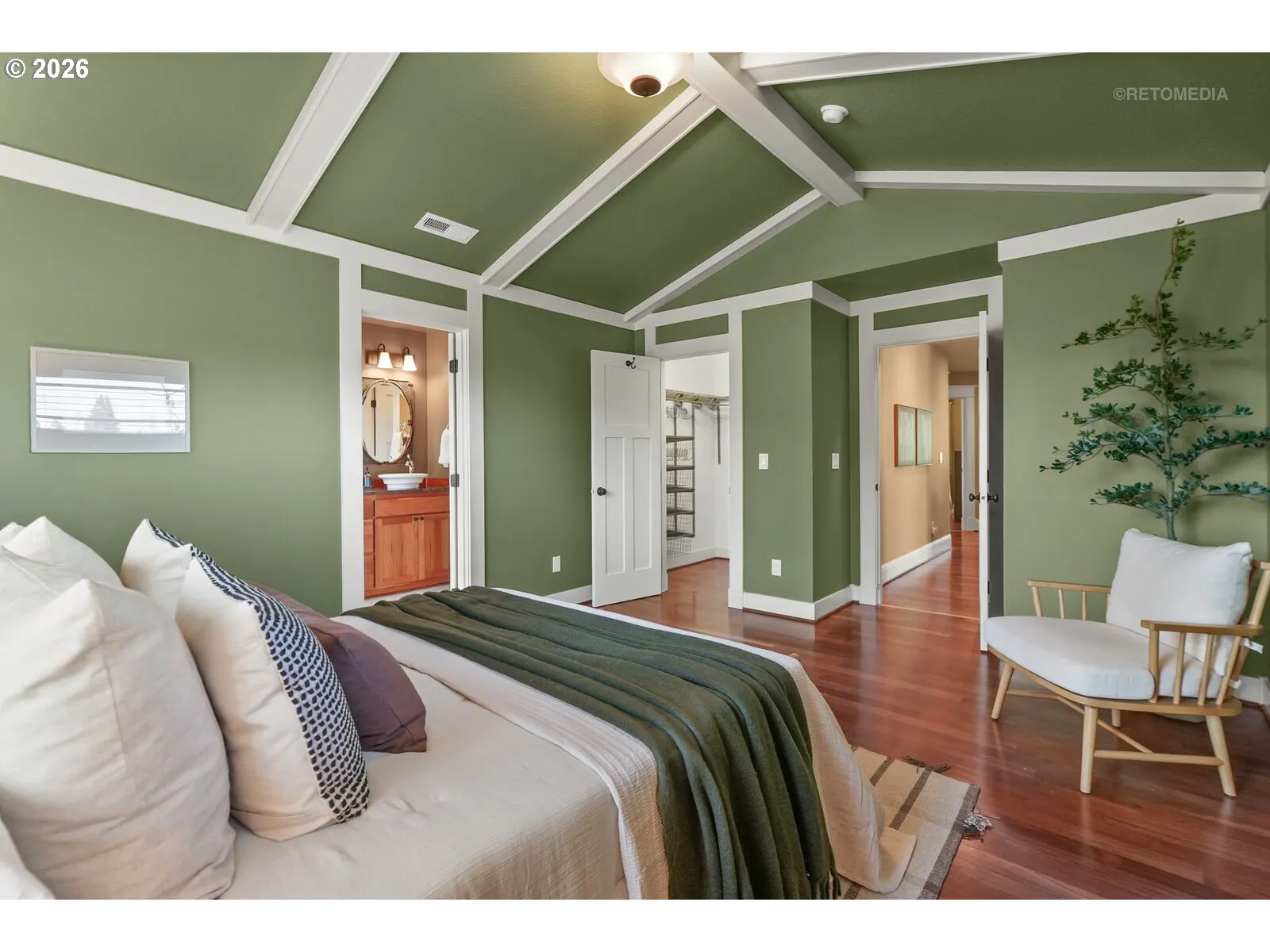 Bedroom, Primary