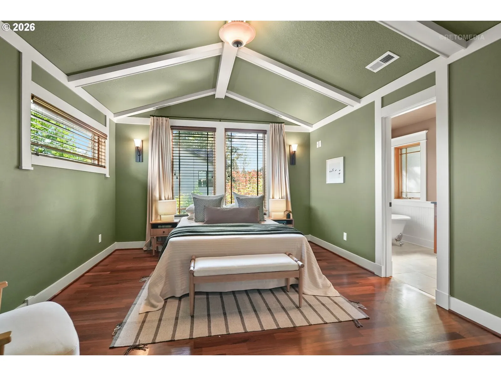 Bedroom, Primary