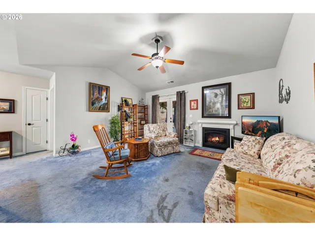 Living Room-Vaulted Ceilings