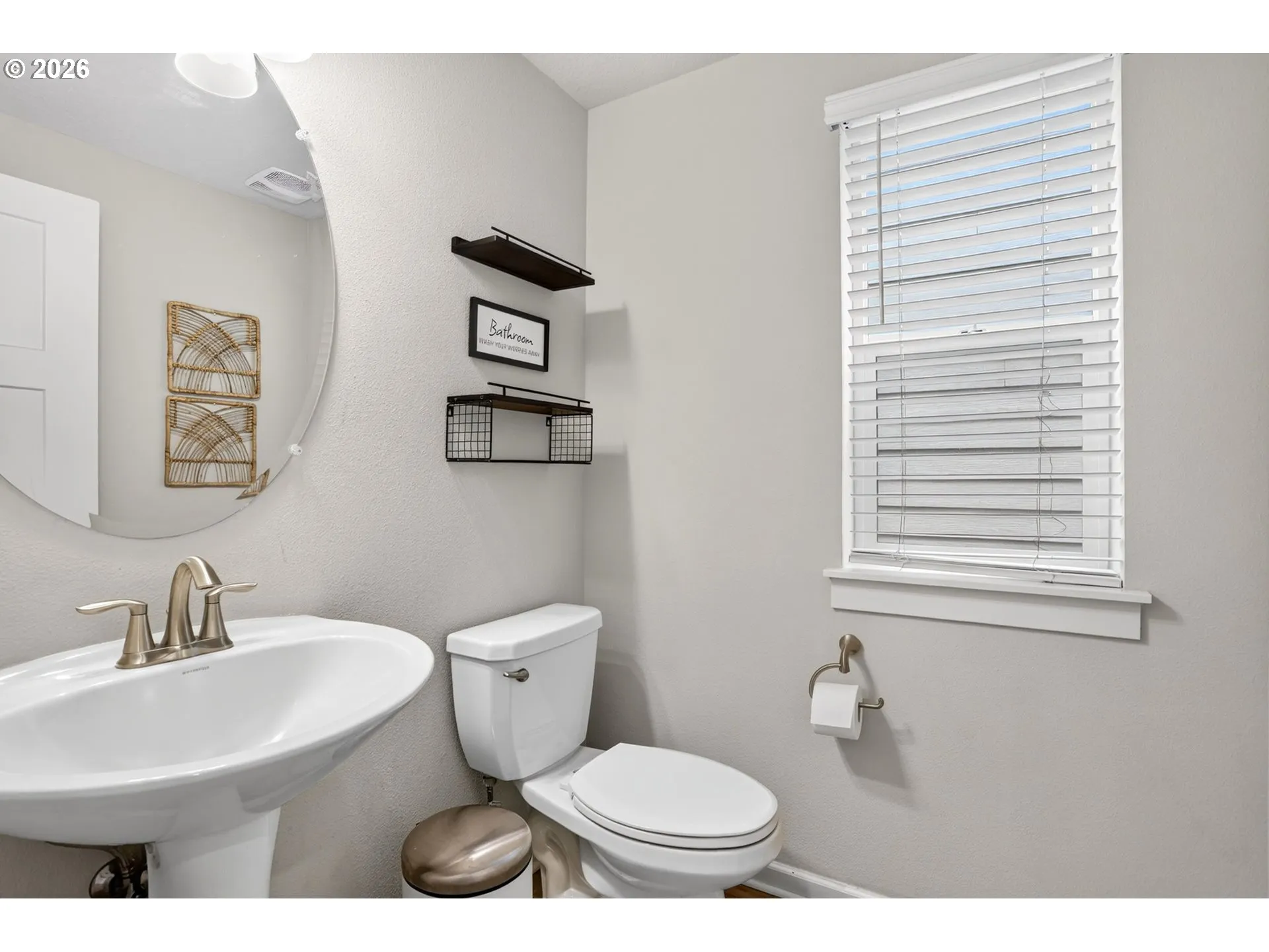 Bathroom, Continental-Hall