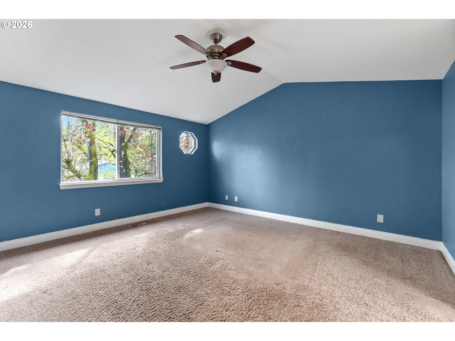 Bedroom, Primary