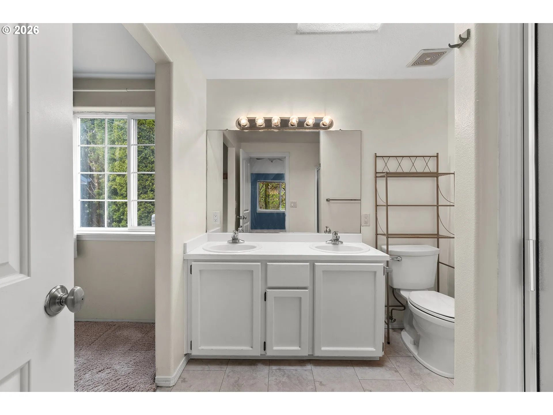 Bathroom, Attached