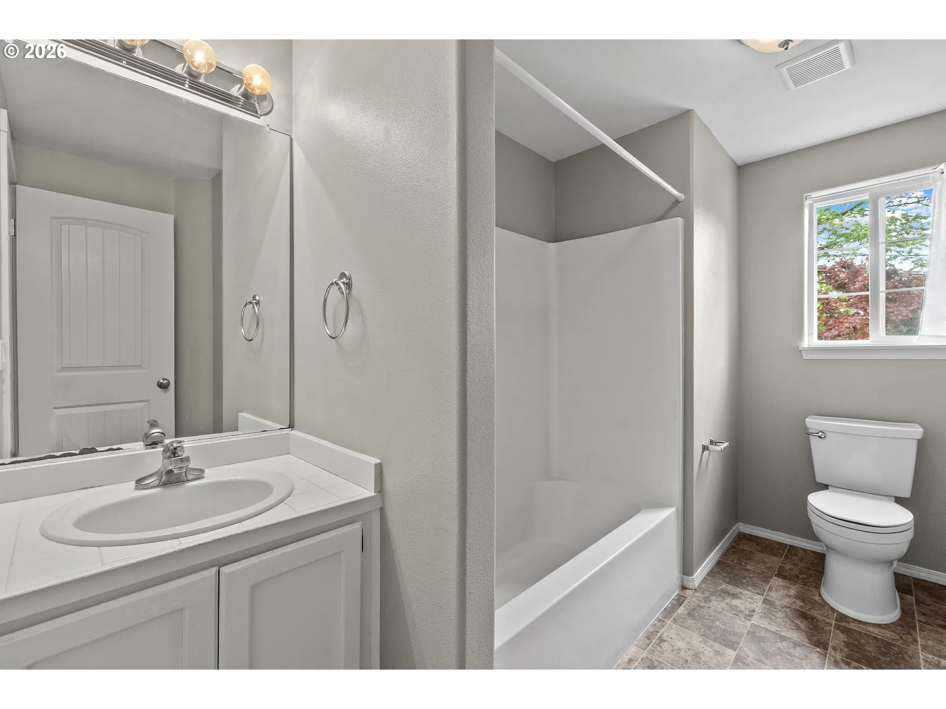 Bathroom-Upper